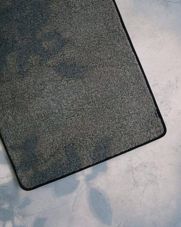 Yoga Merino Grå Ull Matta. Yoga Merino Grey Wool Mat.