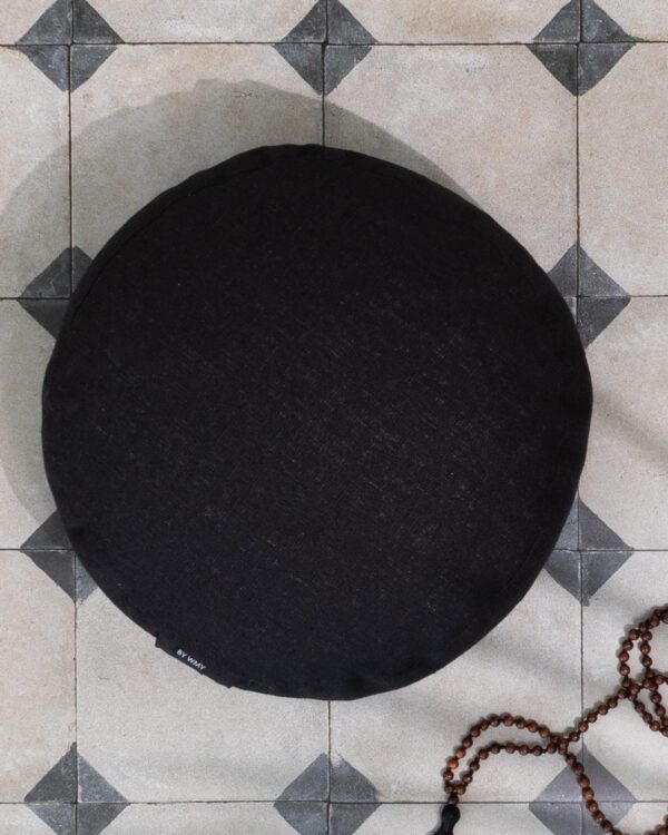 Linne Puff Meditationskudde svart. Zafu Pouf Black