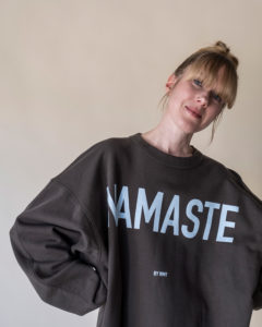 Namaste sweatshirt. Namaste tröja.