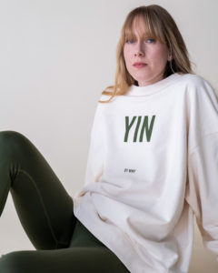 YIN sweatshirt. Yin tröja.