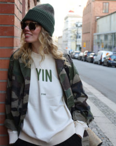 YIN sweatshirt. Yin tröja.