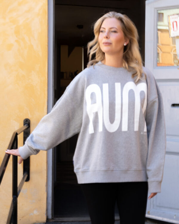 AUM sweatshirt. AUM tröja.