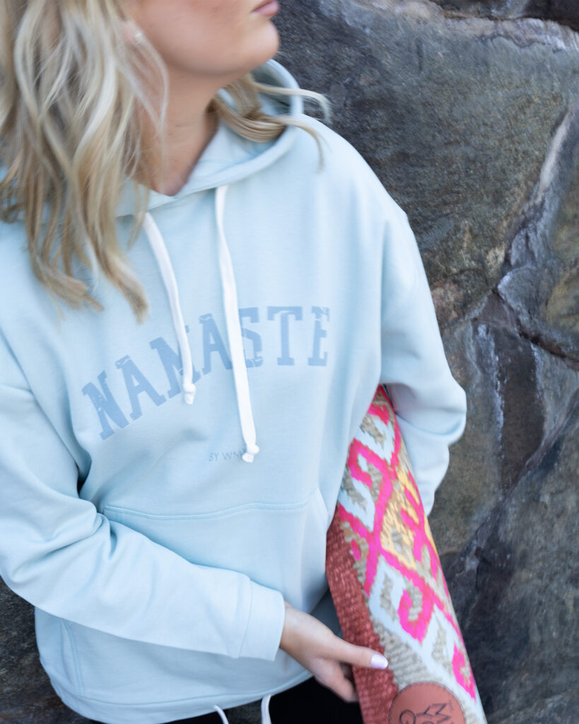 Turkos Namaste Huvtröja Turquoise Namaste Hoodie.