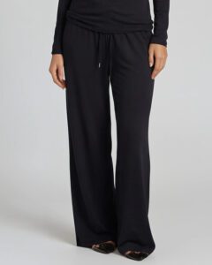 4.5 Wide lounge Trousers black. Vida lounge byxor, färg svart.