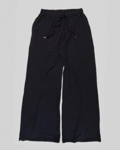 4.5 Wide lounge Trousers black. Vida lounge byxor, färg svart.