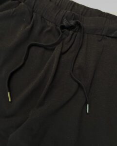 4.5 Wide lounge Trousers black. Vida lounge byxor, färg svart.
