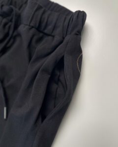 4.5 Wide lounge Trousers black. Vida lounge byxor, färg svart.