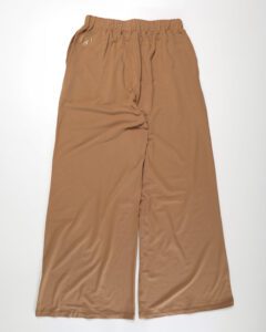 4.5 Wide lounge Trousers cinnamon. Vida lounge byxor, färg kanel.