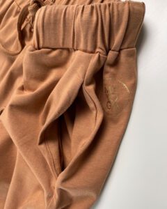 4.5 Wide lounge Trousers cinnamon. Vida lounge byxor, färg kanel.