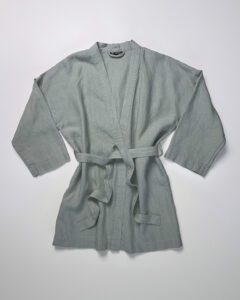 The Still Kimono. Still Kimono. Washed heavy Linen Kimono in color Seafoam Green. Kimono i tvättat kraftigt linne i färgen Seafoam Green.