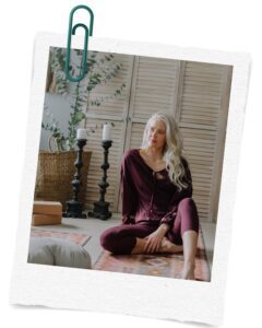 Phanny Purple Top. Phanny Plommon Top. Yoga Black Friday. Black Week Yoga.