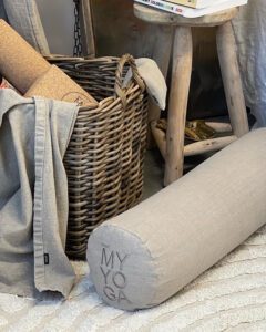 Linne bolster. Bolster linne. Linnebolster. Linen bolster.