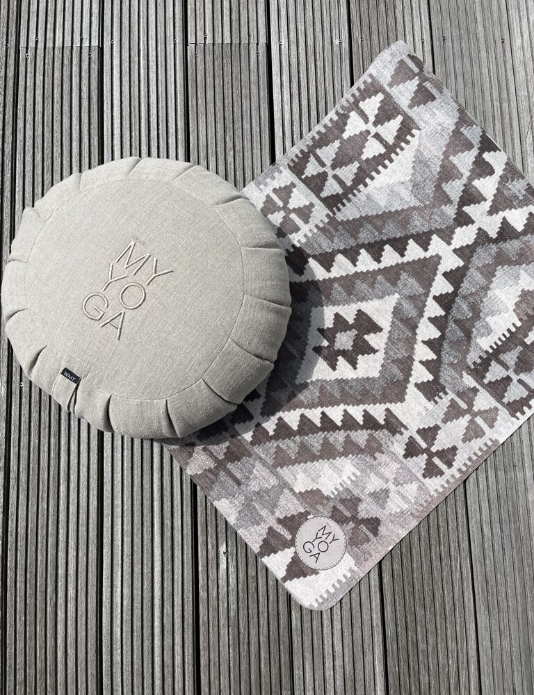 Greige Kilim Yoga Mat. Yoga Matta Kelim Greige
