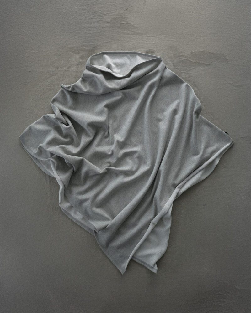 Grå Sweatshirt Poncho. Grey Sweatshirt Poncho. Graue Sweatshirt Poncho