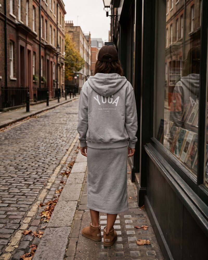 Graue YOGA Hoodie. Grey YOGA Hoodie. Grå YOGA Hoodie.