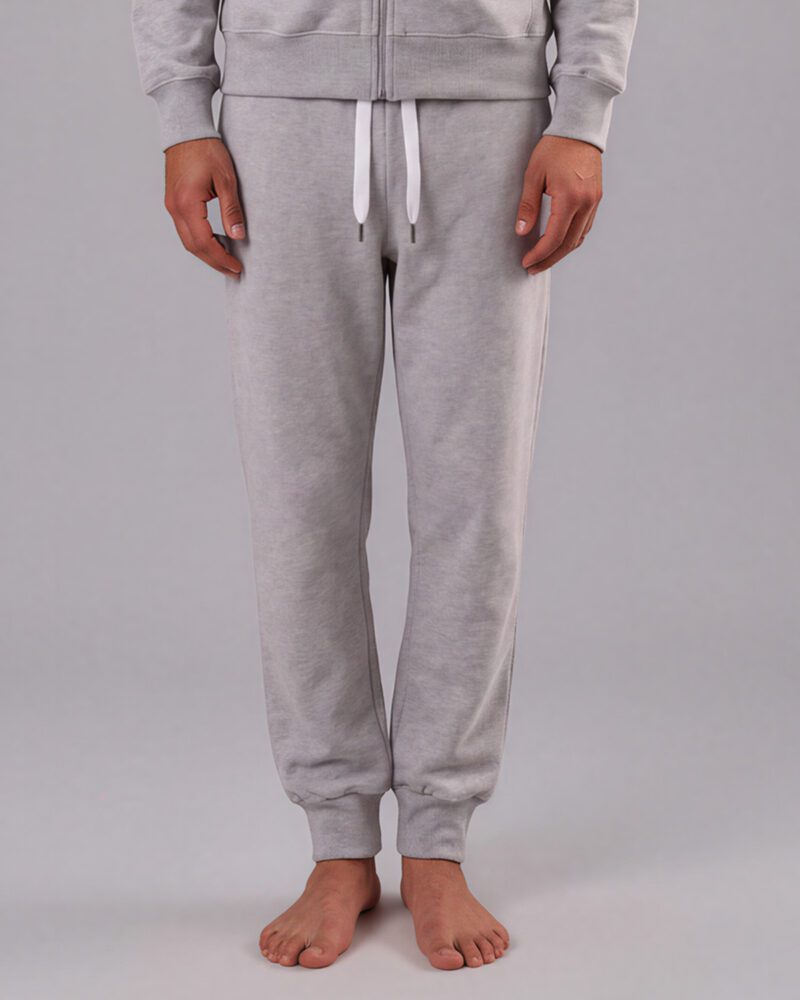 Grey Melange YOGA Sweatshirt. Sweatshirt i grått med YOGA tryckt i vitt fram. Grå Sweatpants
