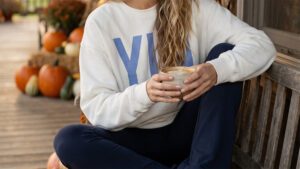 YIN oversized Sweatshirt.